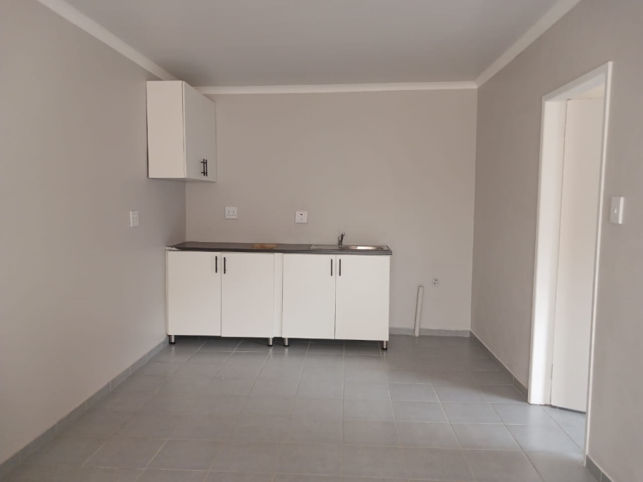To Let 1 Bedroom Property for Rent in La Hoff North West